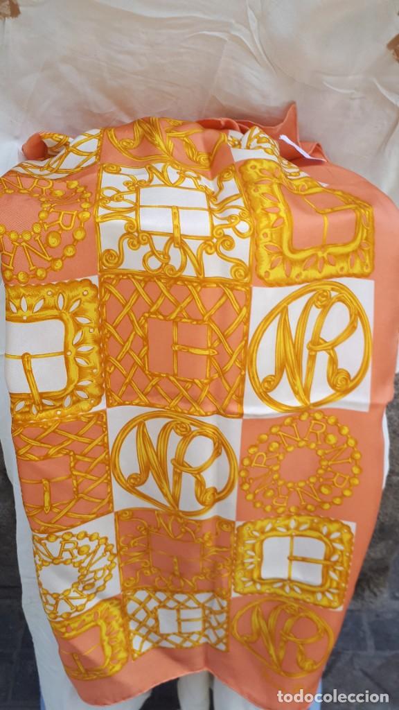 Vintage: PA&Ntilde;UELO DE SEDA DE NINA RICCI - Foto 2