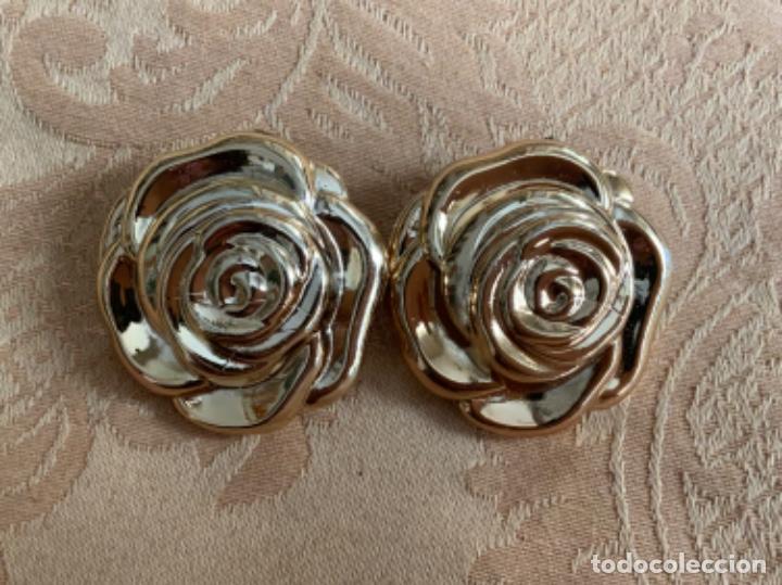 Vintage: PENDIENTES VINTAGE DE PASTA, FLOR DORADA - Foto 1
