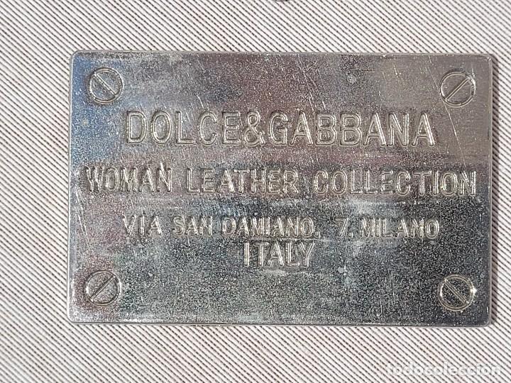 Vintage: Dos emblemas, pines, Prada y Dolce&Gabana - Foto 2