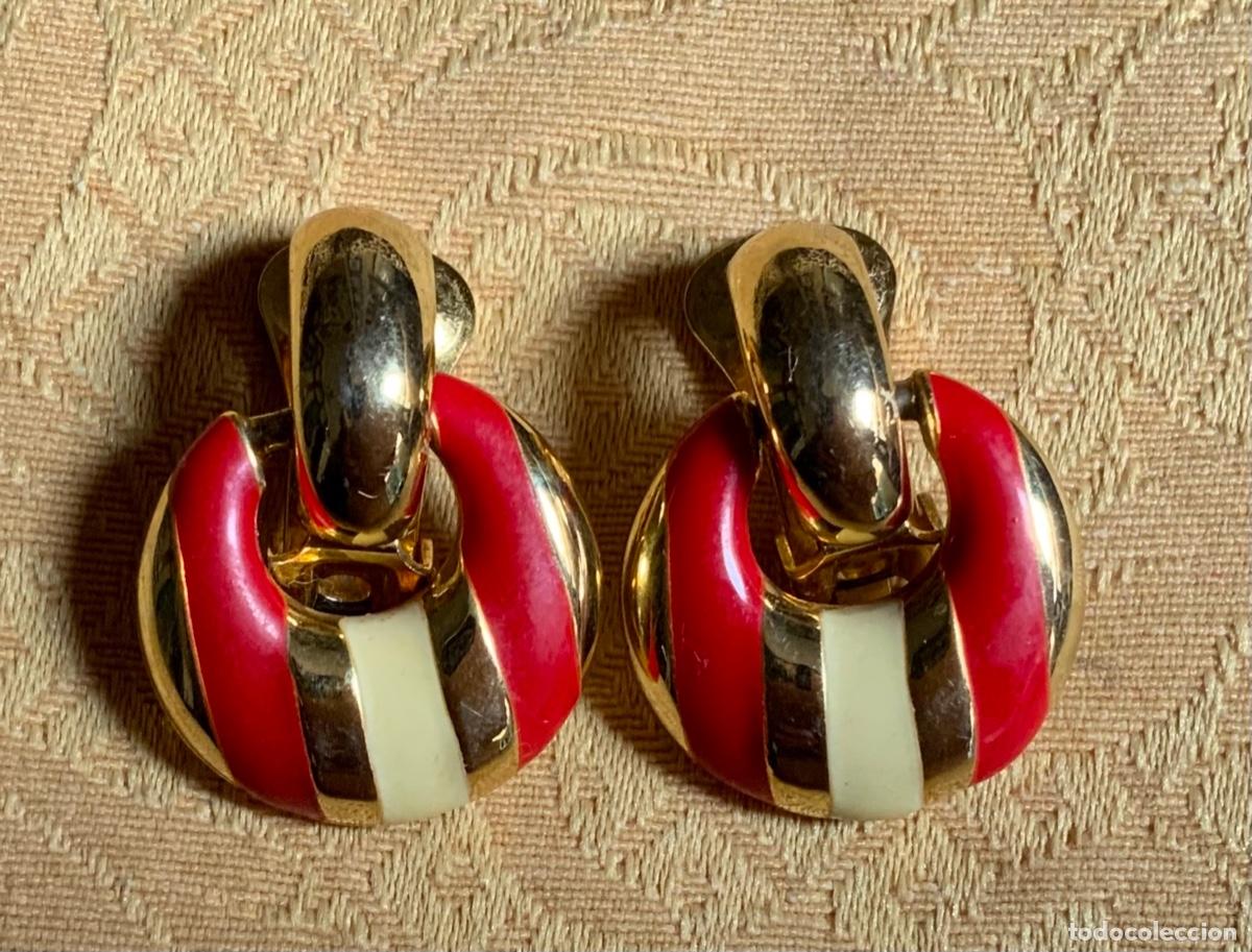Vintage: PENDIENTES A&Ntilde;O 70 ESMALTE ROJO Y BEIG - Foto 1
