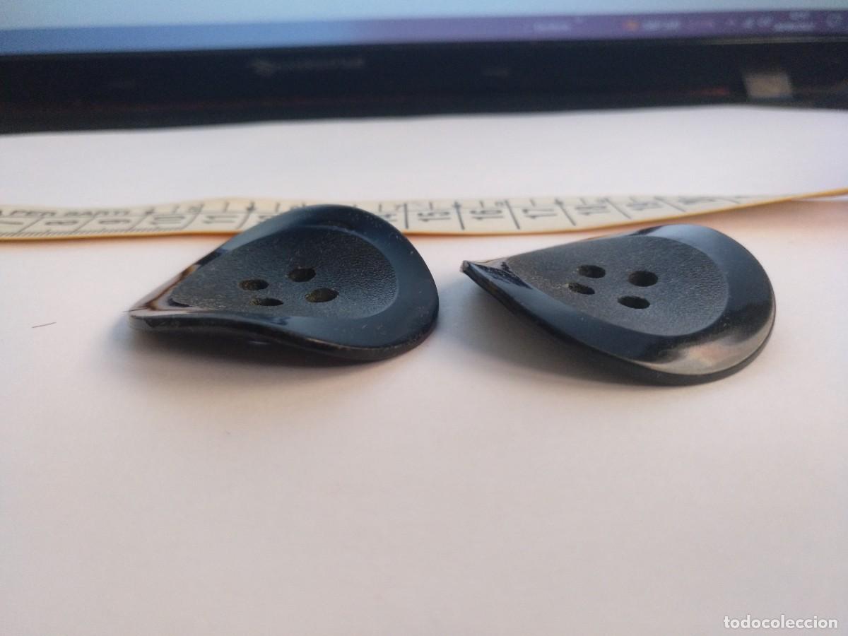 Vintage: BOTONES NEGROS ONDULADOS 4CM - Foto 2