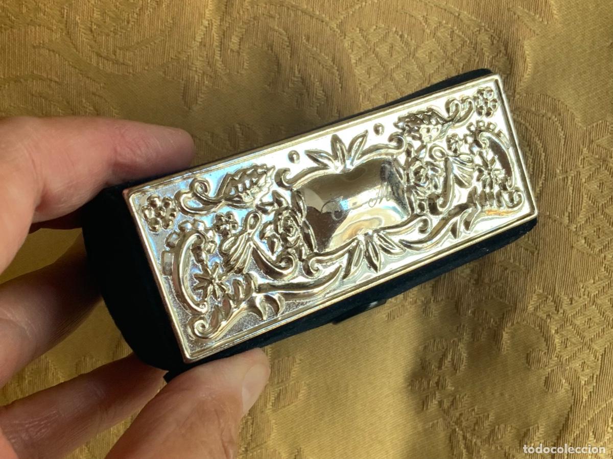 Vintage: CAJA PARA PINTA LABIOS REPUJADA - Foto 8