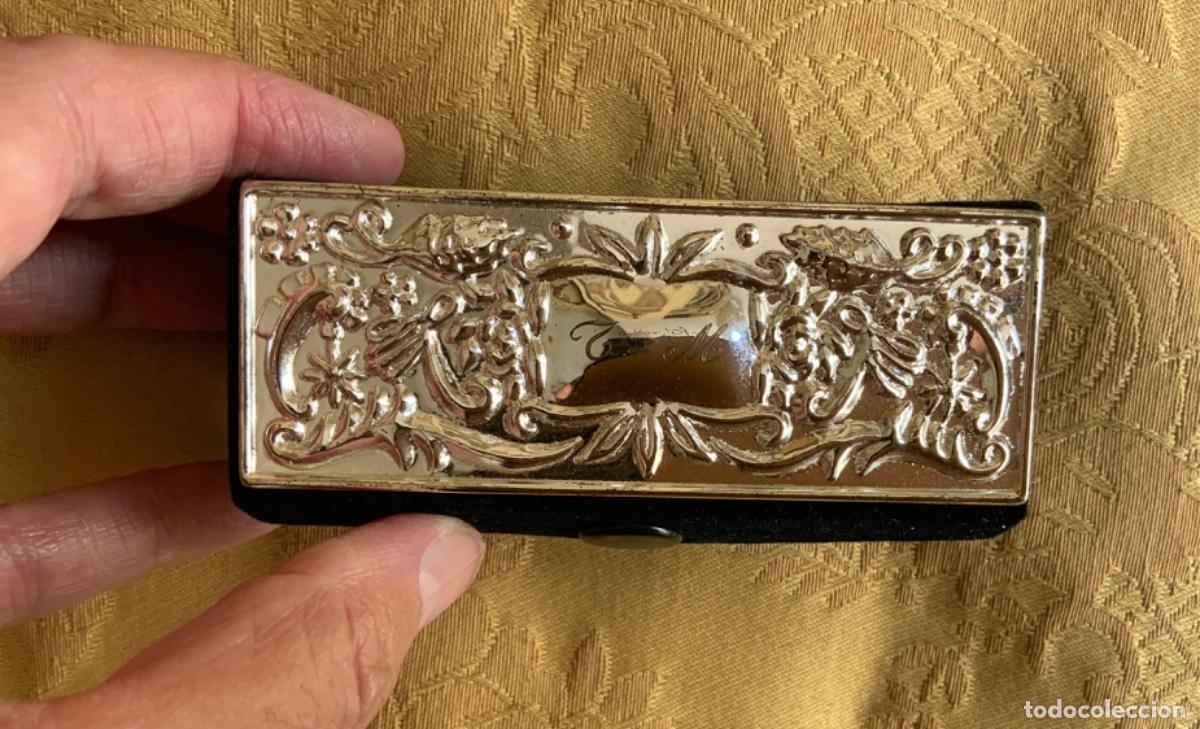 Vintage: CAJA PARA PINTA LABIOS REPUJADA - Foto 9