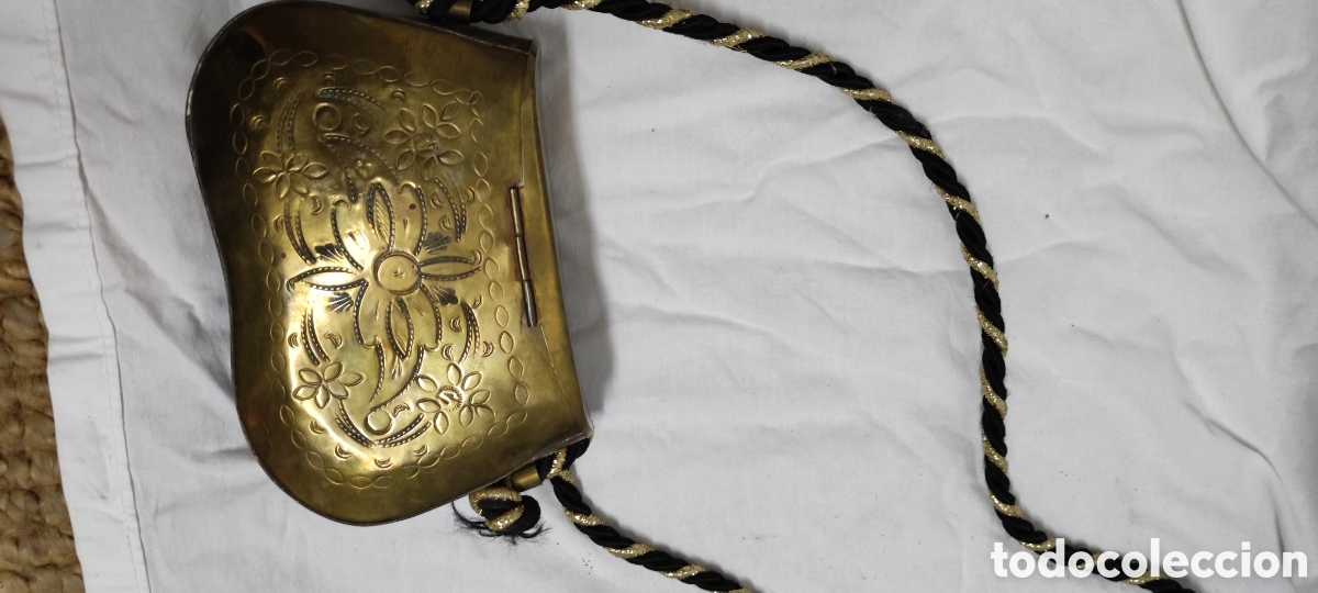 Vintage: Antiguo bolso de lat&oacute;n - Foto 1