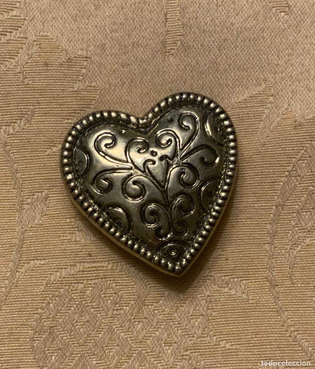 Vintage: TAPA BOT&Oacute;N NONY NEW YORK CORAZ&Oacute;N - Foto 1