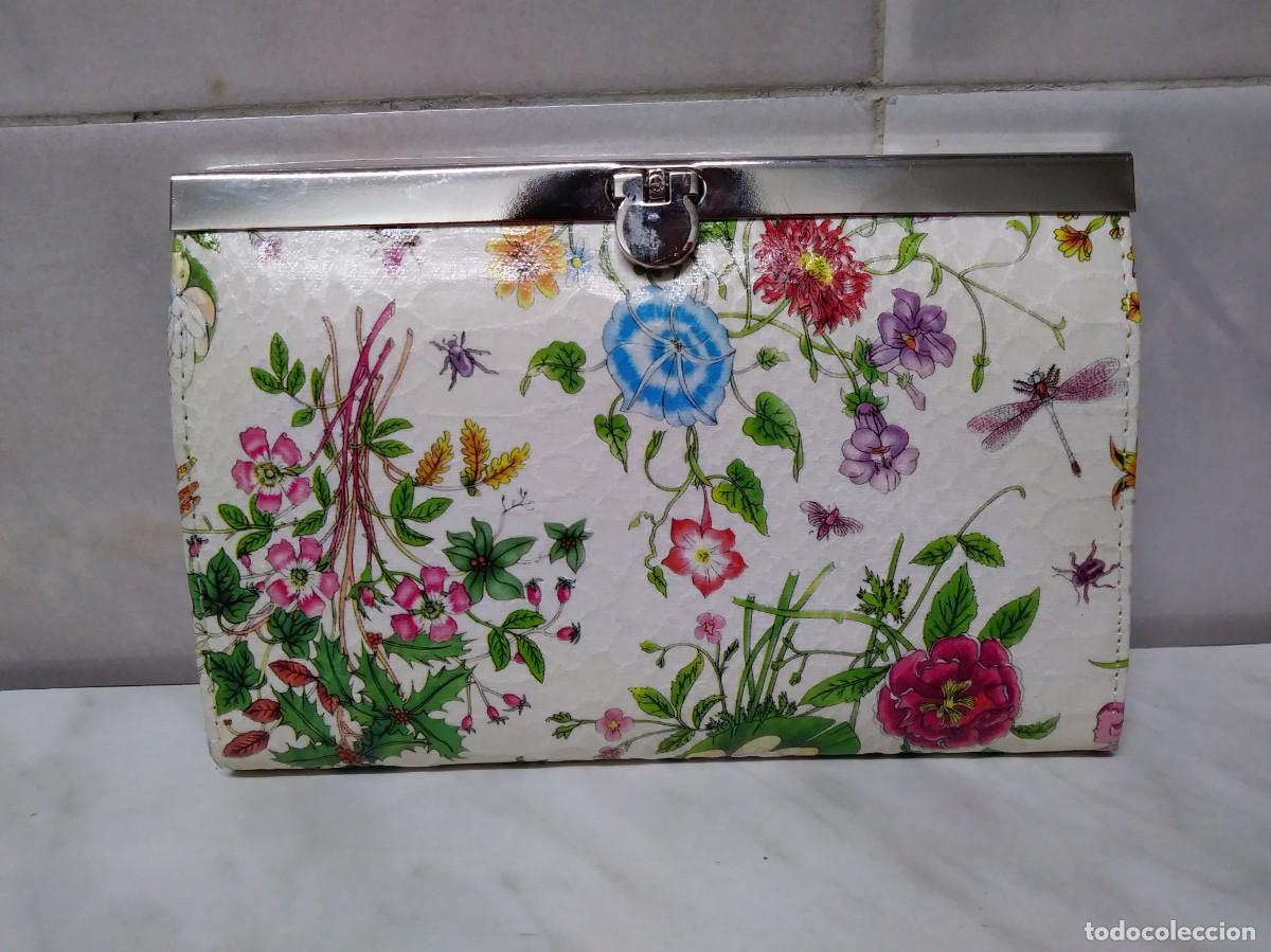 Vintage: Billetero blanco estampado de flores - como NUEVO - Foto 1