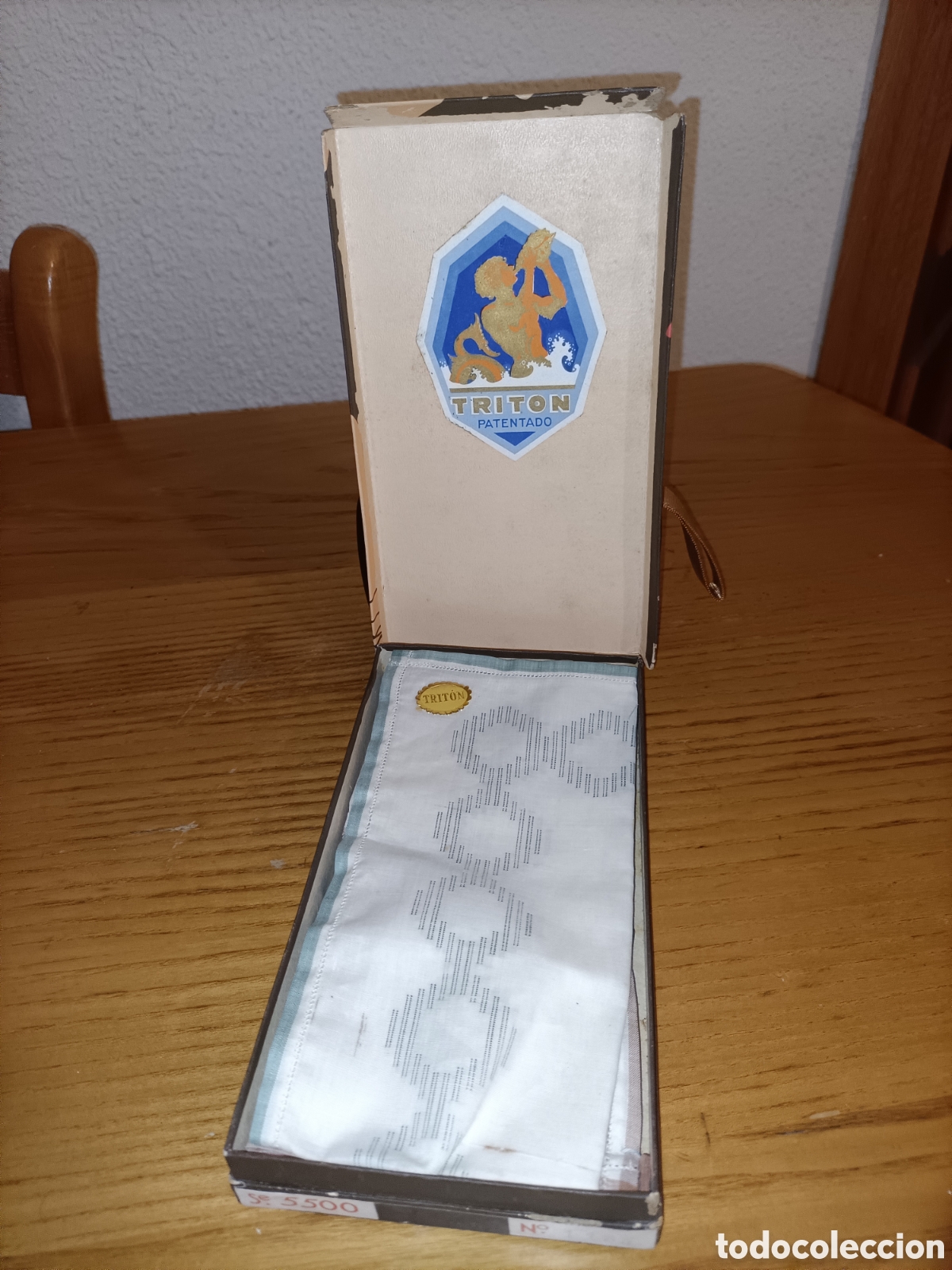 Vintage: Caja de panuelos Trit&oacute;n. - Foto 1