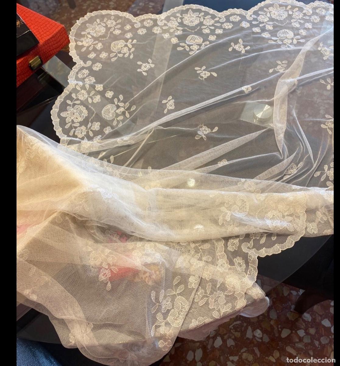 Vintage: Preciosa mantilla bordada a ano - Foto 3
