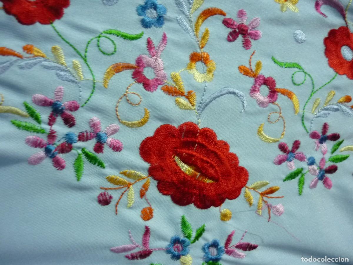 Vintage: Mant&oacute;n o mantilla en tri&aacute;ngulo con bordados - Foto 5