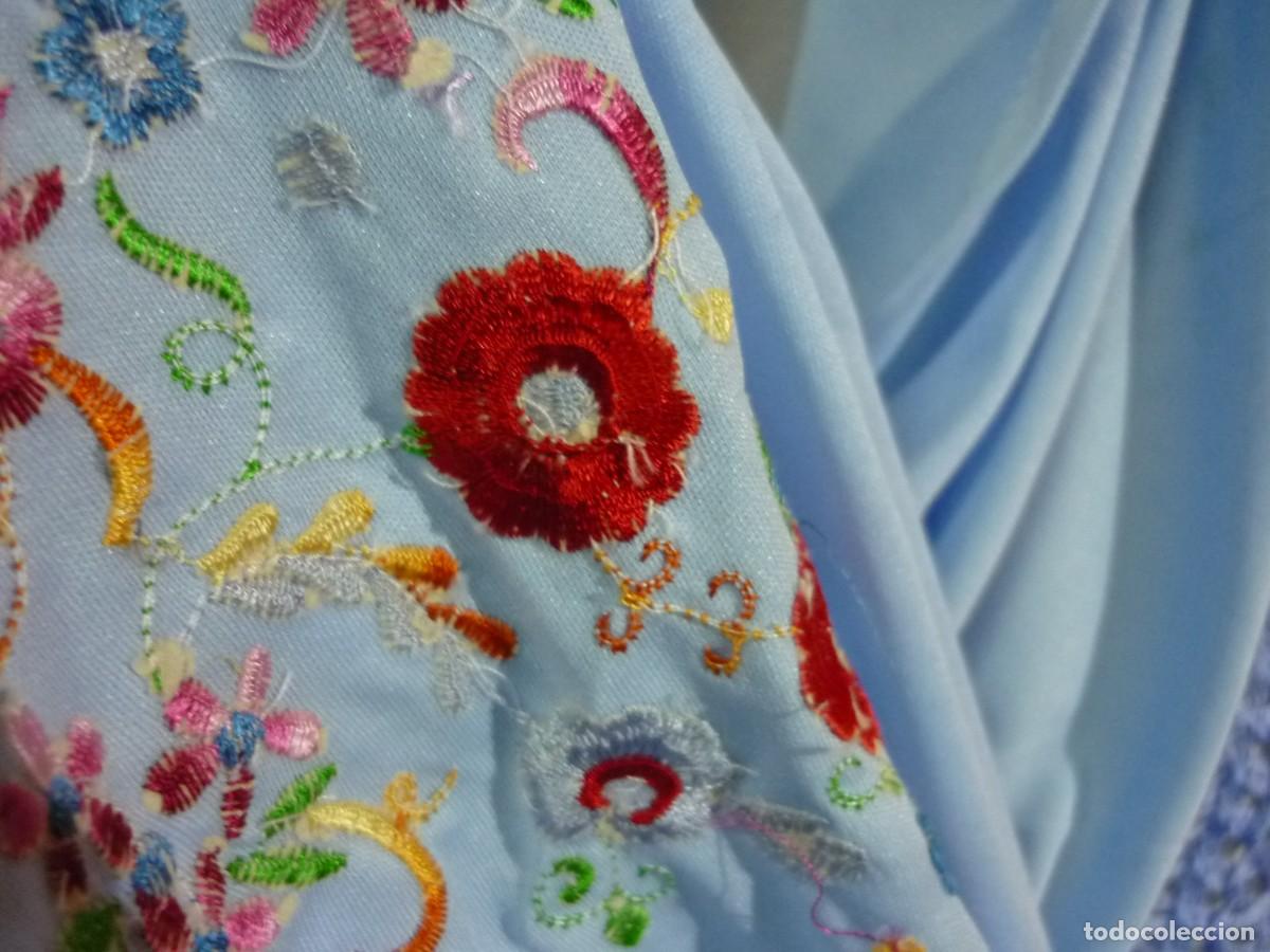 Vintage: Mant&oacute;n o mantilla en tri&aacute;ngulo con bordados - Foto 11