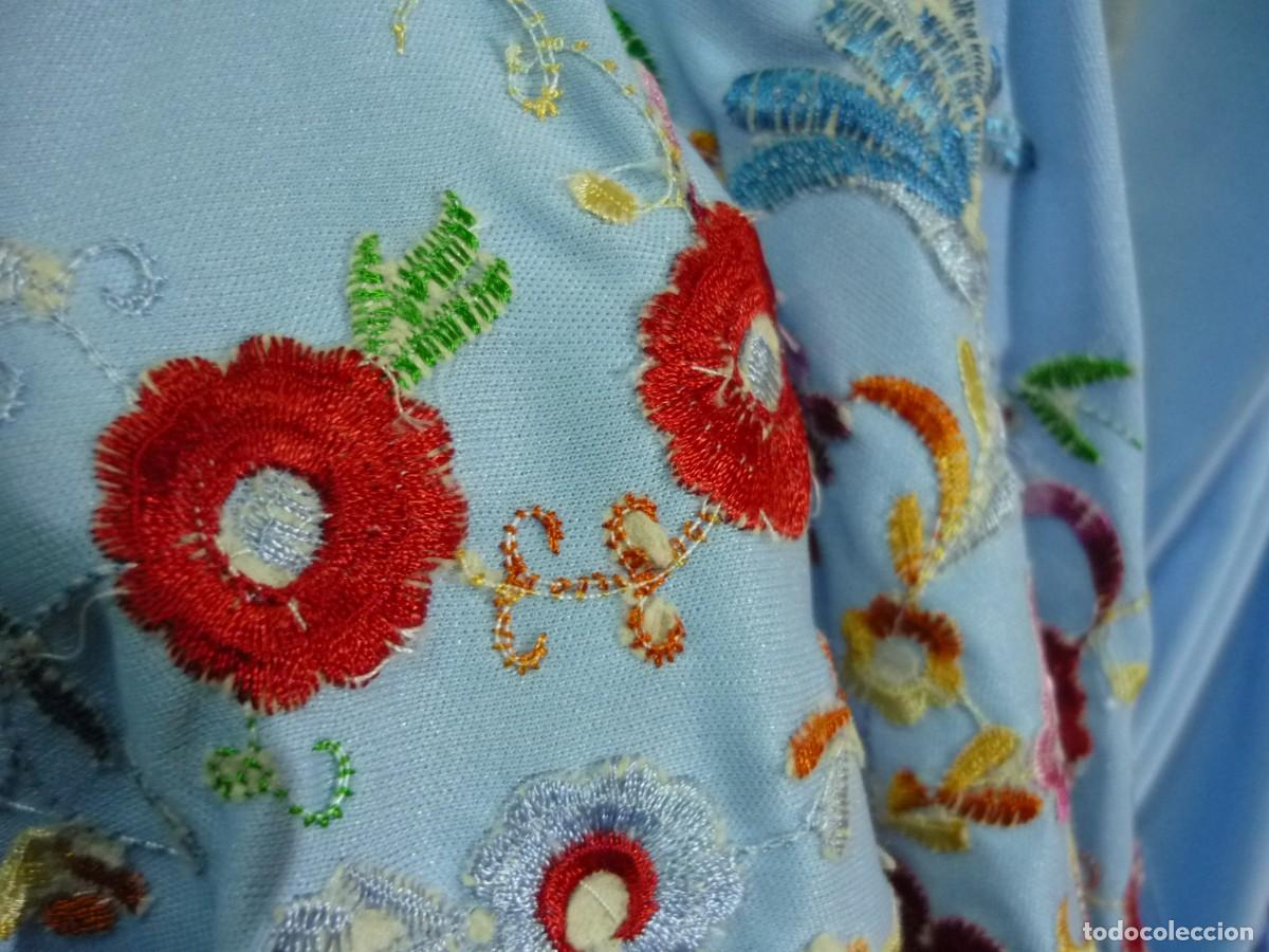 Vintage: Mant&oacute;n o mantilla en tri&aacute;ngulo con bordados - Foto 12