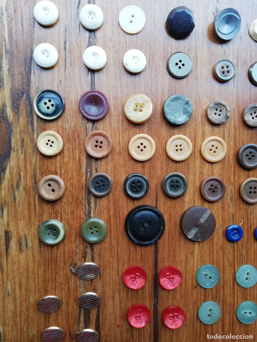 Vintage: Lote de m&aacute;s de 200 botones antiguos. - Foto 5