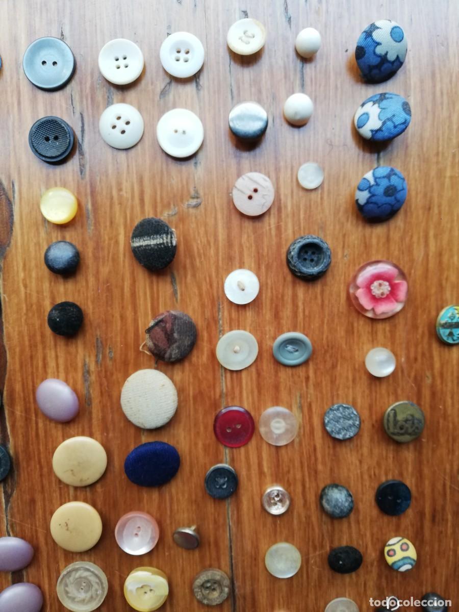 Vintage: Lote de m&aacute;s de 200 botones antiguos. - Foto 7