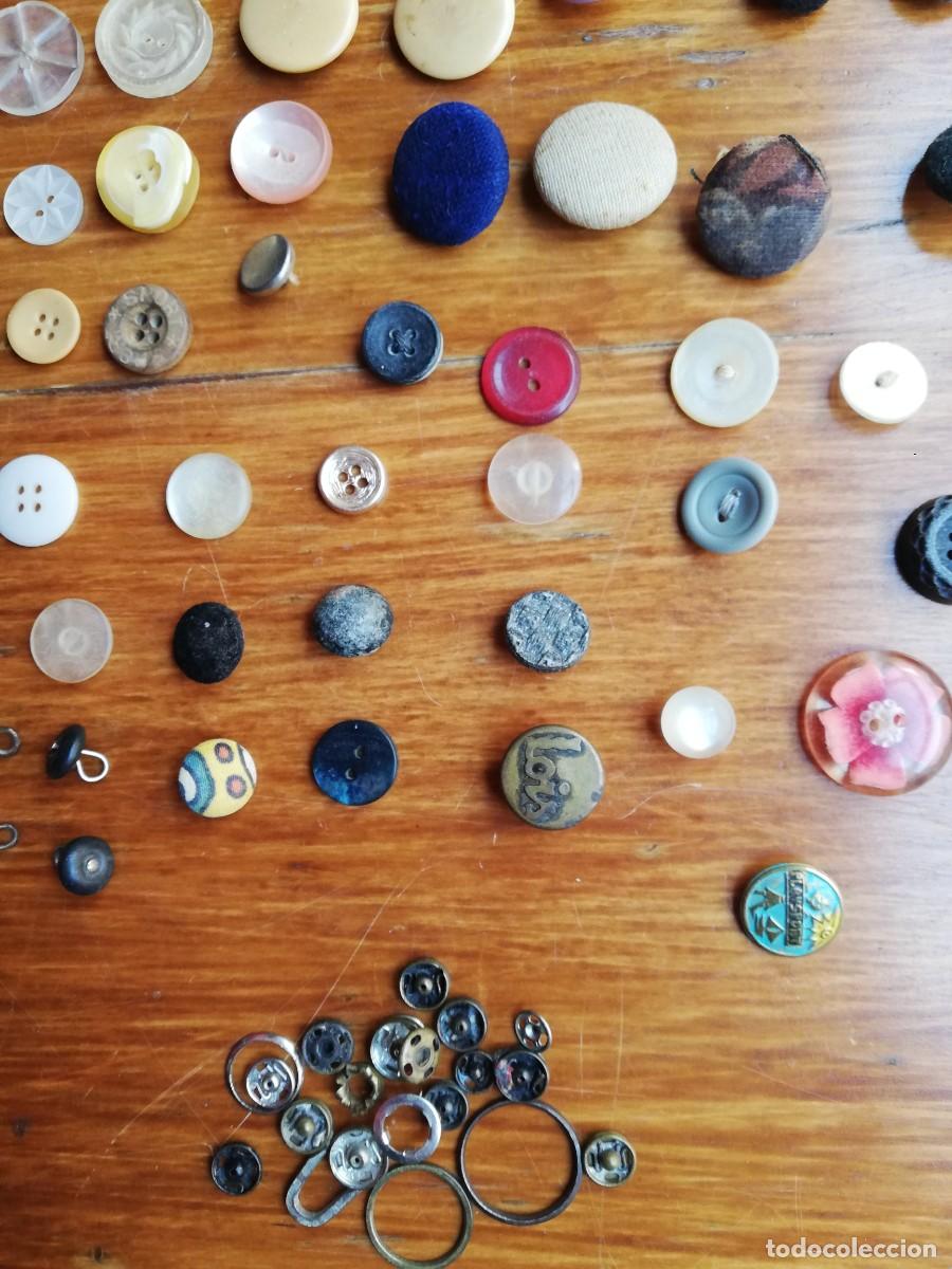 Vintage: Lote de m&aacute;s de 200 botones antiguos. - Foto 8