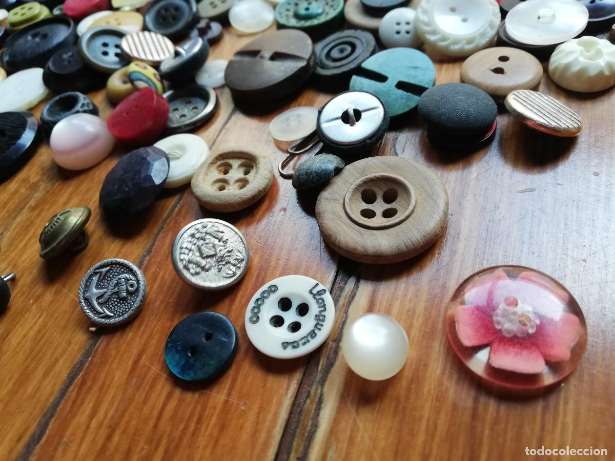 Vintage: Lote de m&aacute;s de 200 botones antiguos. - Foto 9
