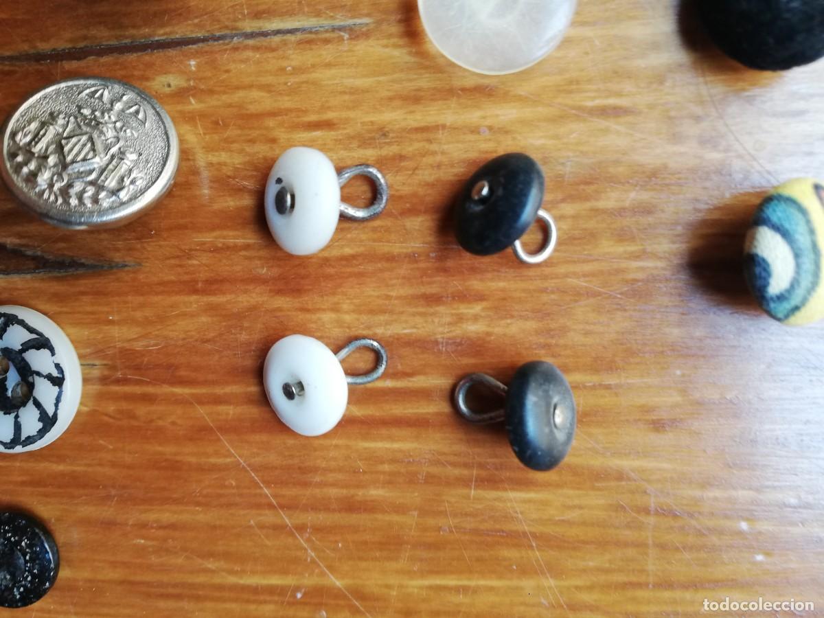 Vintage: Lote de m&aacute;s de 200 botones antiguos. - Foto 10