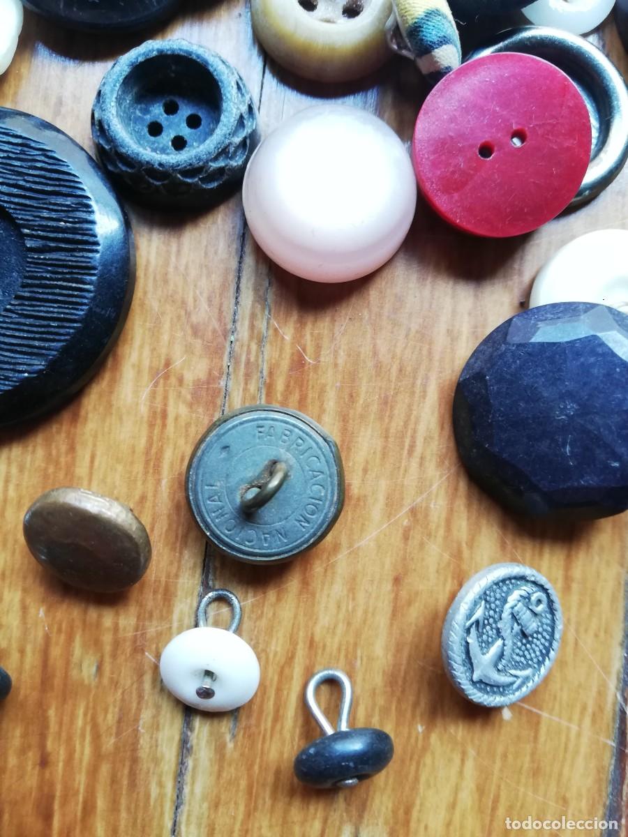 Vintage: Lote de m&aacute;s de 200 botones antiguos. - Foto 12