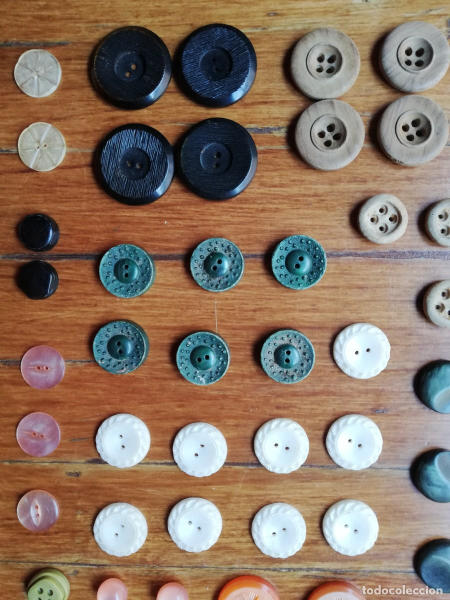Vintage: Lote de m&aacute;s de 200 botones antiguos. - Foto 14