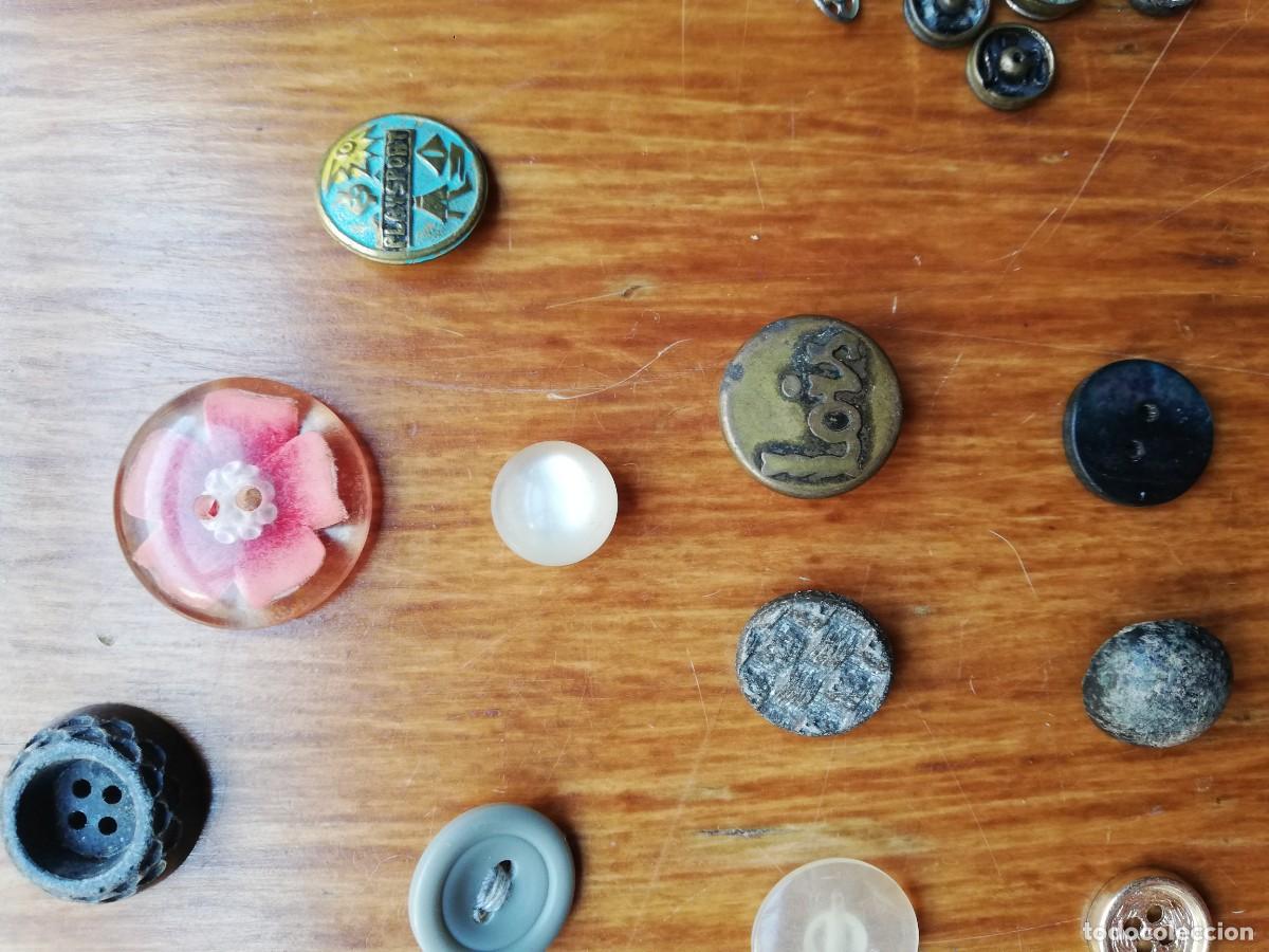 Vintage: Lote de m&aacute;s de 200 botones antiguos. - Foto 16