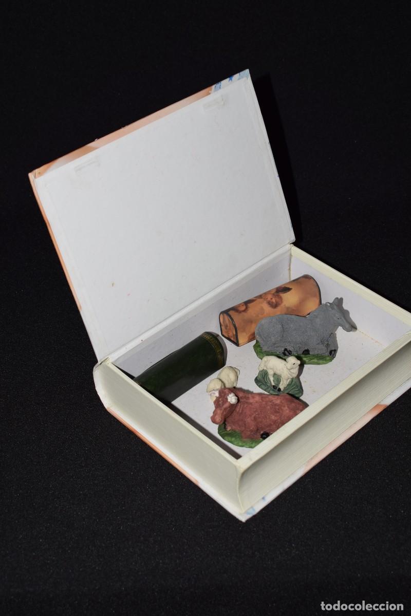 Vintage: Caja de beb&eacute; en forma de libro - Foto 4