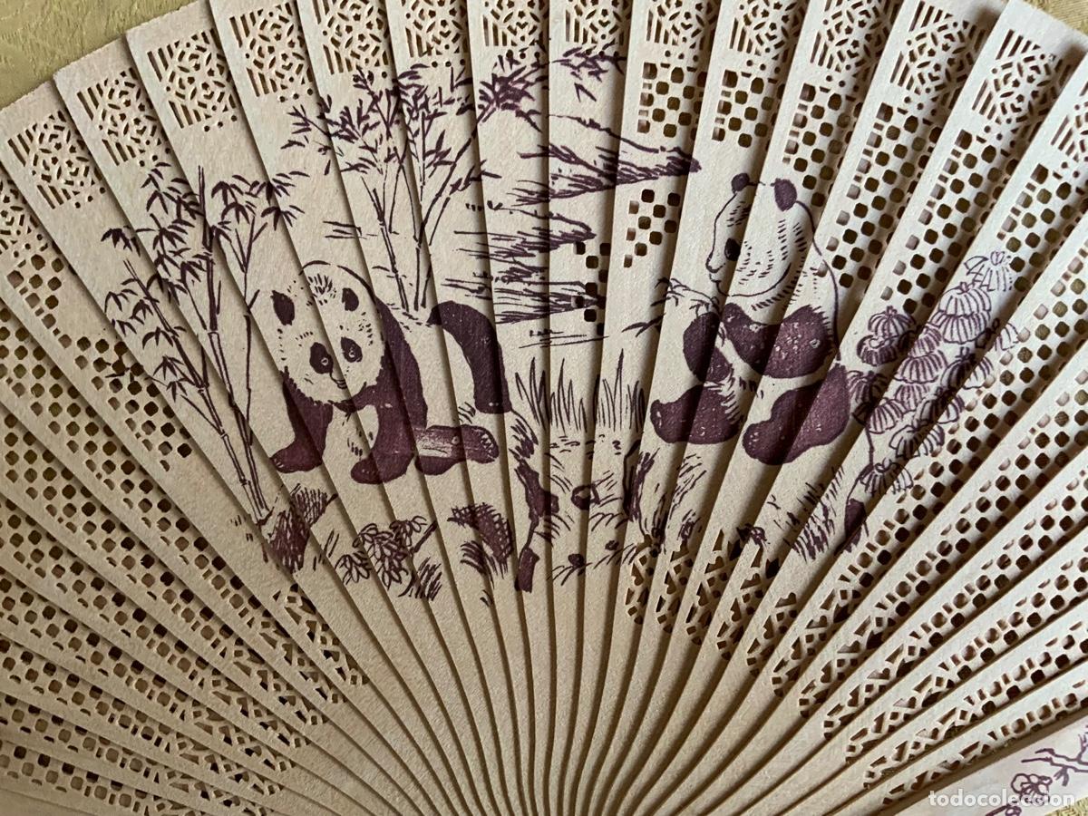 Vintage: ABANICO MADERA SIN BARNIZAR Y DIBUJOS DE OSOS PANDA - Foto 3