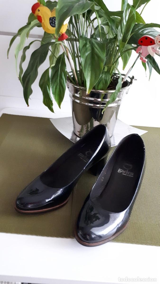 Vintage: zapato sal&oacute;n acharolado - Foto 2