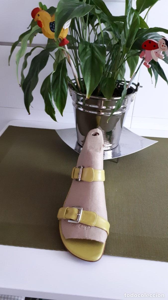 Vintage: Sandalia piel color lim&oacute;n - Foto 2