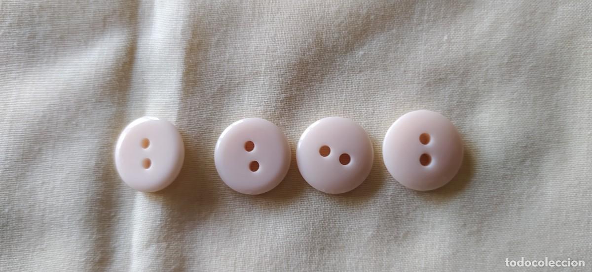 Vintage: Botones blancos rosados - Foto 1
