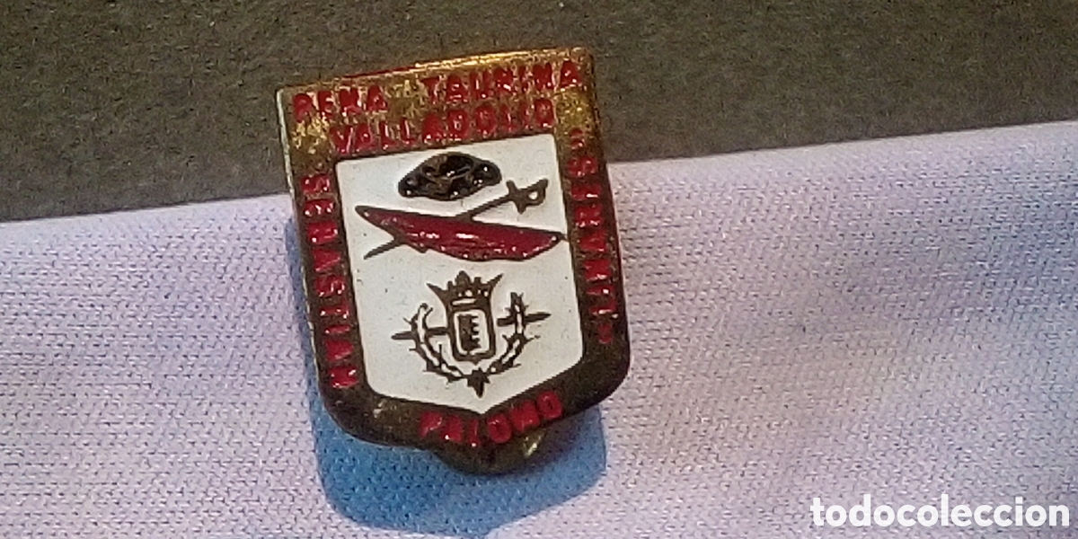 Vintage: INSIGNIA 000 PE&Ntilde;A TAURINA VALLADOLID SEBASTI&Aacute;N PALOMO LINARES A&Ntilde;OS 50 OJAL SOLAPA PIN PINS