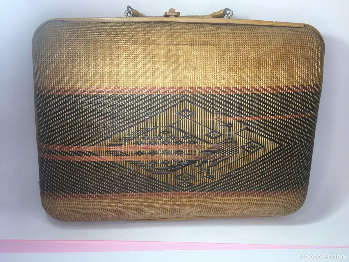 Vintage: BOLSO MALETIN DE MIMBRE Y MADERA - Foto 2