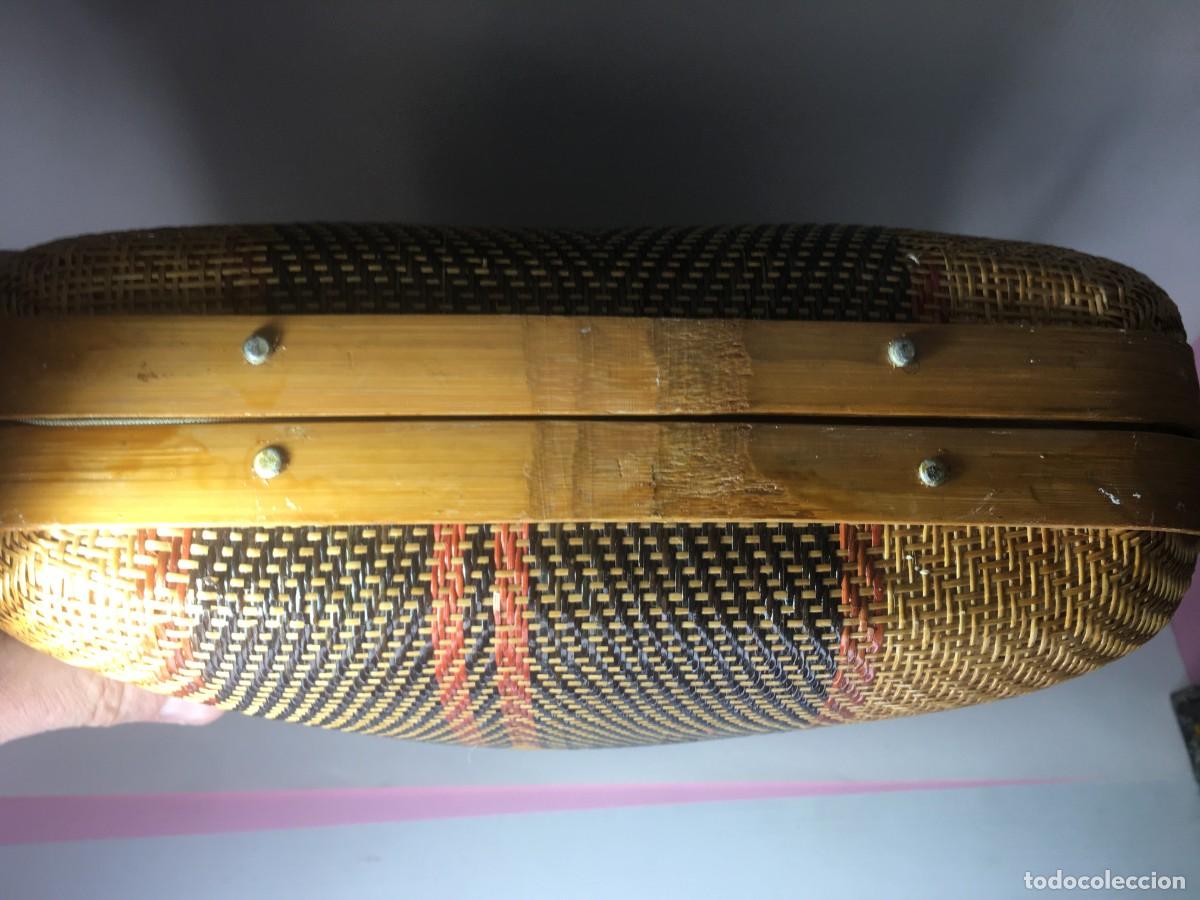 Vintage: BOLSO MALETIN DE MIMBRE Y MADERA - Foto 9