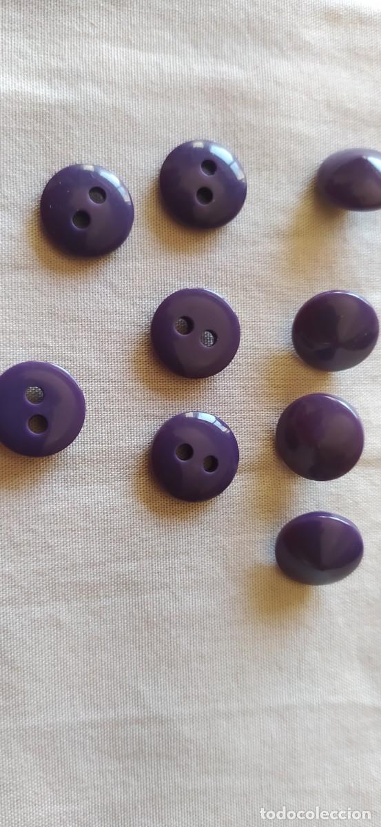 Vintage: Botones morados peque&ntilde;os - Foto 2