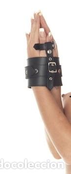 Vintage: Brazalete de piel sint&eacute;tica negra ajustable con remaches y correas