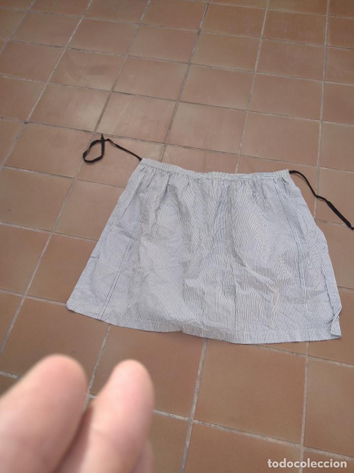 Vintage: Antiguo delantal de color blanco a rayas - Foto 4