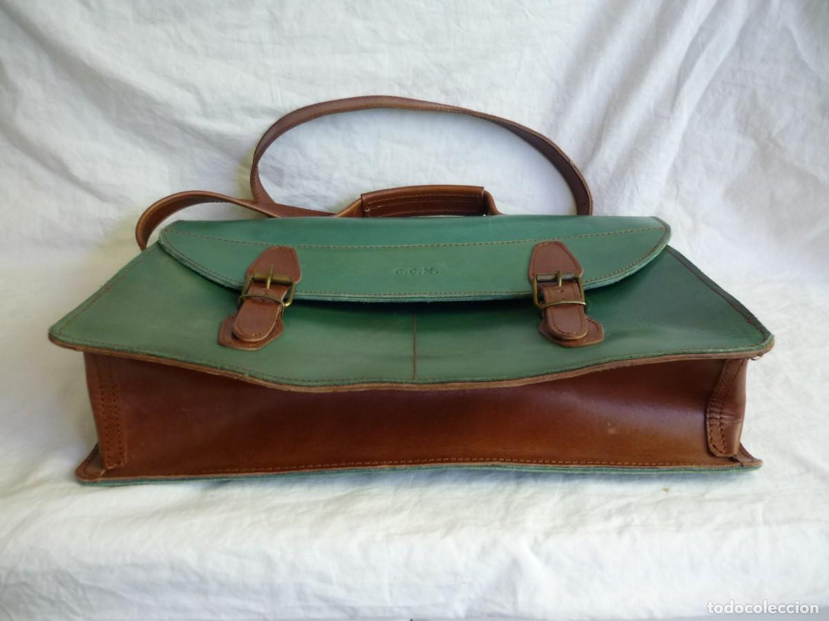 Vintage: Cartera de cuero verde y marr&oacute;n interior azul - Foto 5
