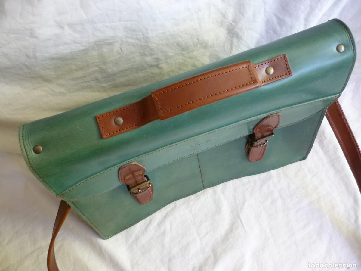 Vintage: Cartera de cuero verde y marr&oacute;n interior azul - Foto 12