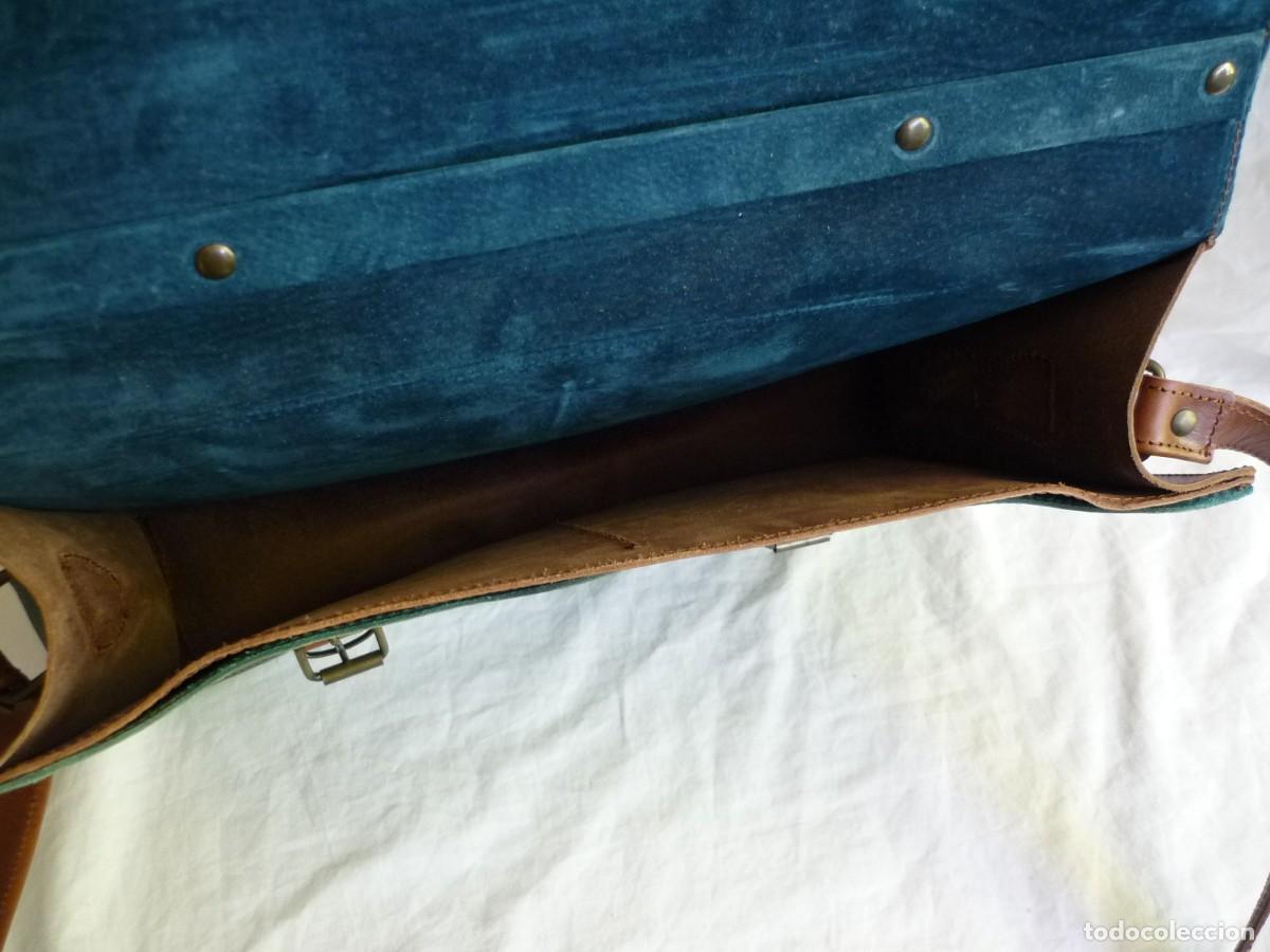 Vintage: Cartera de cuero verde y marr&oacute;n interior azul - Foto 14