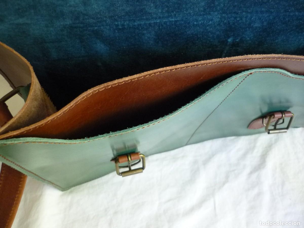 Vintage: Cartera de cuero verde y marr&oacute;n interior azul - Foto 15