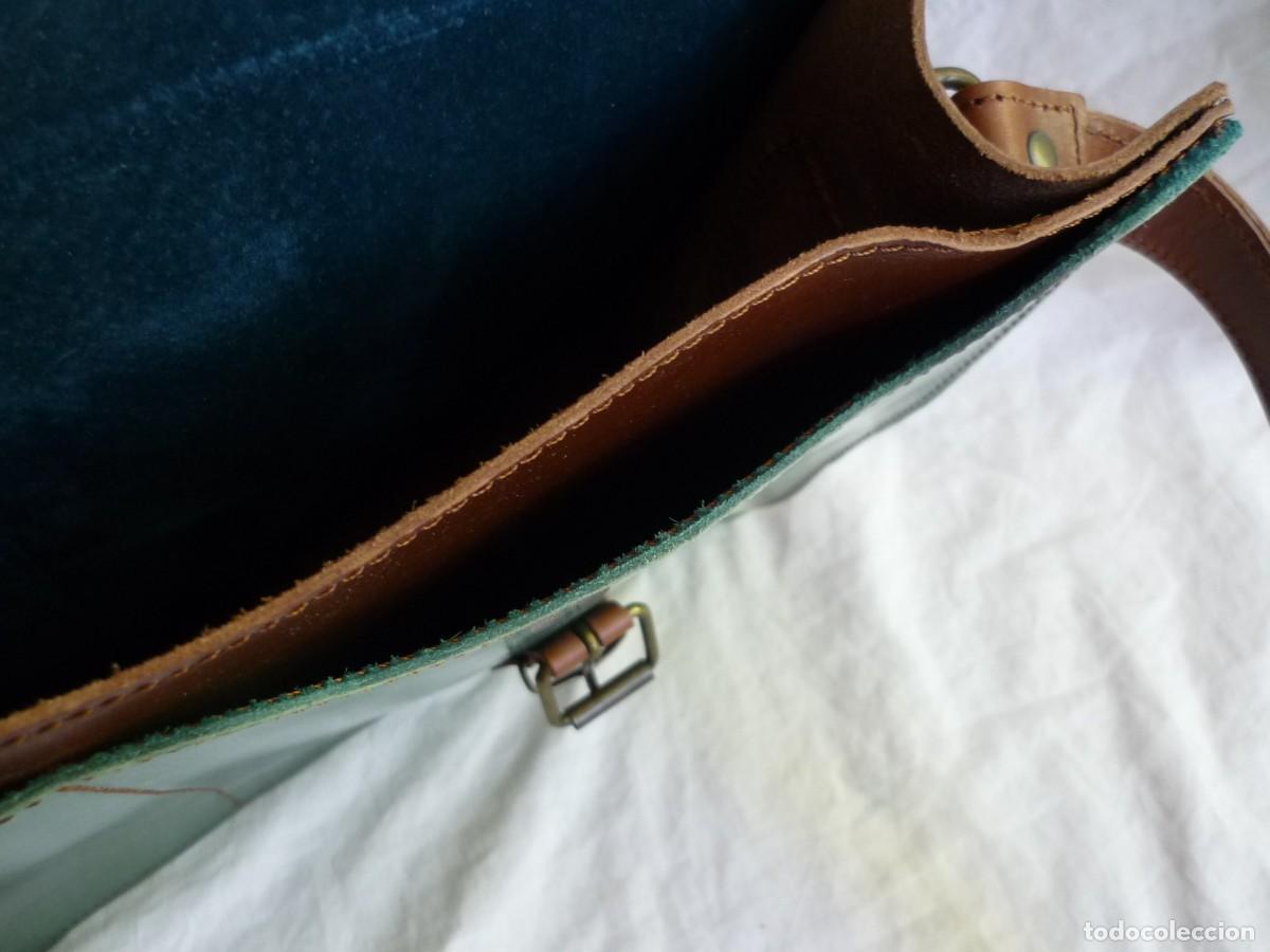 Vintage: Cartera de cuero verde y marr&oacute;n interior azul - Foto 16