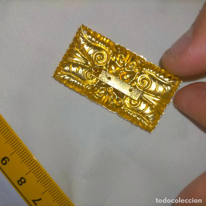 Vintage: Precioso broche dorado rectangular labrado ideal pecho virgen - Foto 3