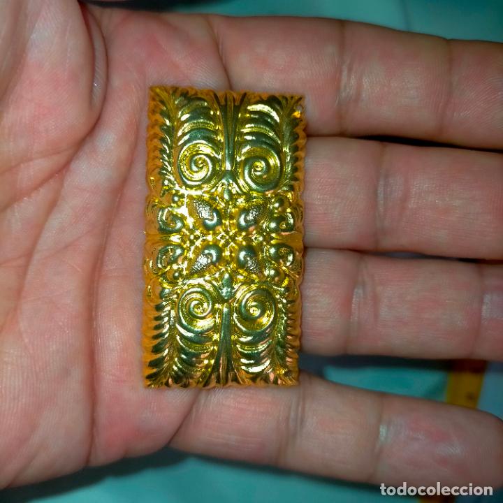 Vintage: Precioso broche dorado rectangular labrado ideal pecho virgen - Foto 4