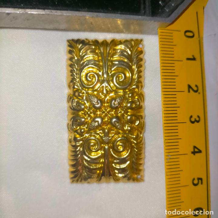 Vintage: Precioso broche dorado rectangular labrado ideal pecho virgen - Foto 1