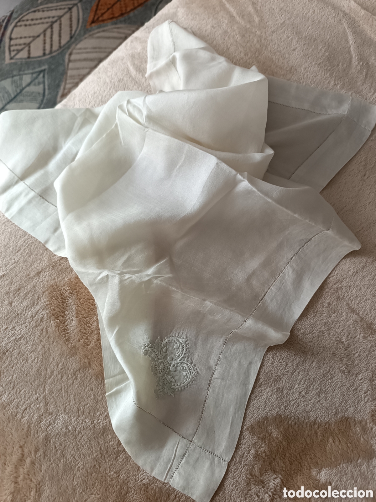 Vintage: Pa&ntilde;uelo de seda, bordado a mano.1940 - Foto 1