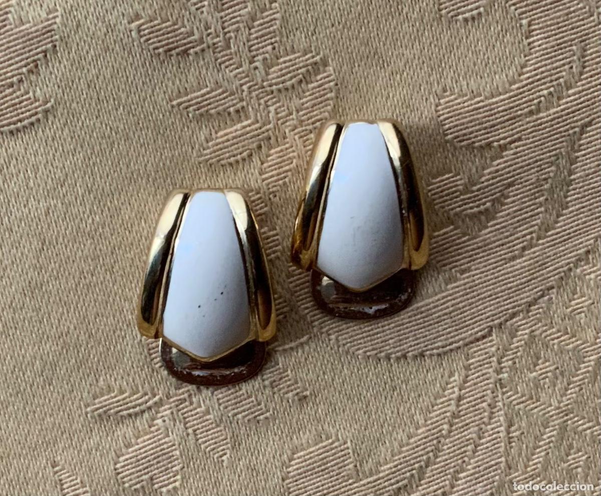 Vintage: PENDIENTES A&Ntilde;O 70 ESMALTE BLANCO - Foto 1