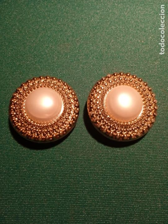 Vintage: PENDIENTES DE PINZA - PL&Aacute;STICO - 34 mm. - Foto 1