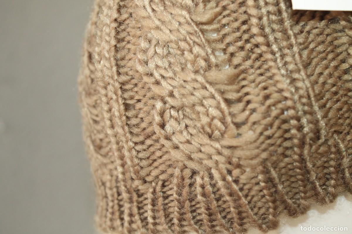 Vintage: 2 GORROS EL&Aacute;STICOS CON POMPON - Talla &uacute;nica - Foto 6