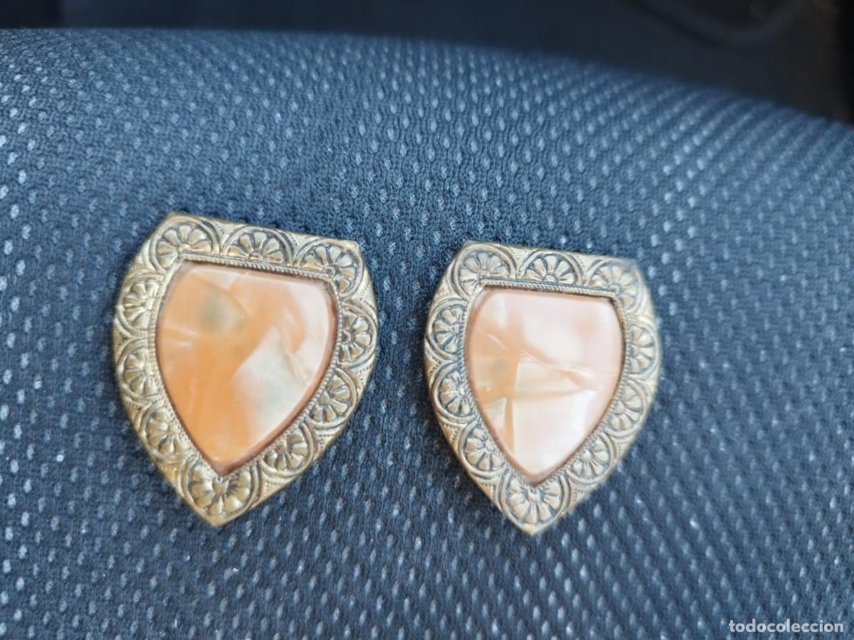 Vintage: Pareja de Antiguos Botones de Bronce y Pl&aacute;stico - Foto 1
