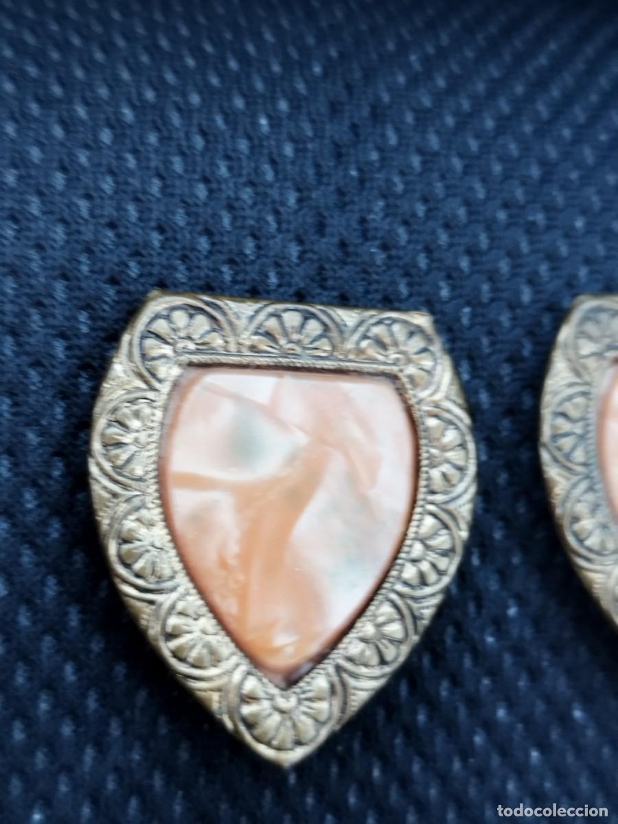 Vintage: Pareja de Antiguos Botones de Bronce y Pl&aacute;stico - Foto 4