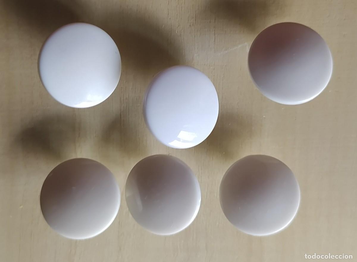 Vintage: 7 botones blancos - Foto 1