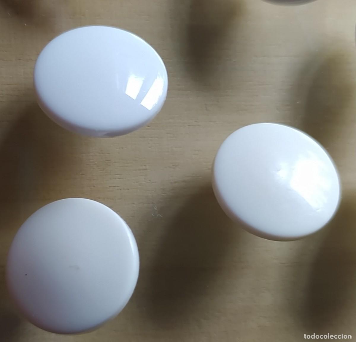 Vintage: 7 botones blancos - Foto 3
